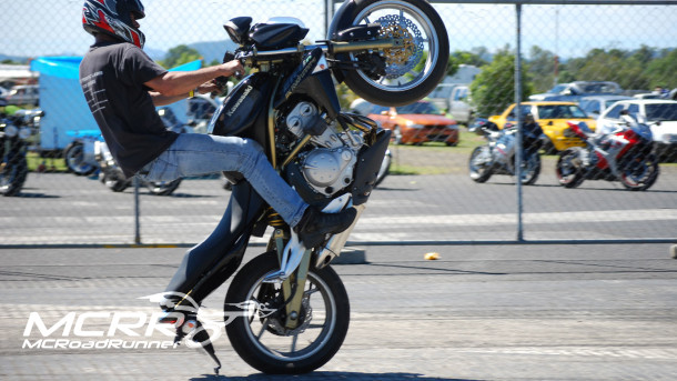 Kawasaki ER-6n review by MCRR