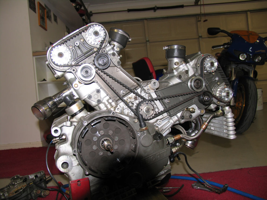 Engine internals ducati 996
